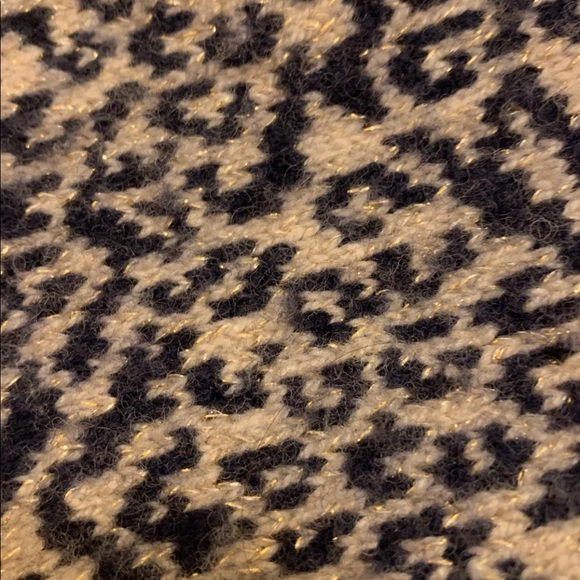 Cheetah Scarf and Beanie - Picture 6 of 6